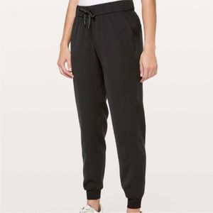 Lululemon On The Fly Jogger Black Women's 10